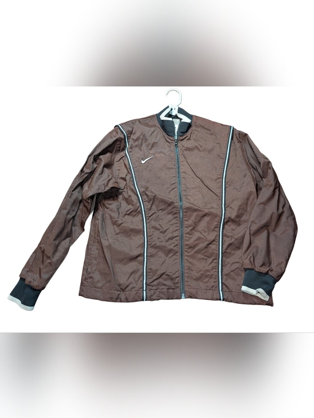 VTG Nike Men’s Maroon Zip-Front Track Jacket with Contrast Piping